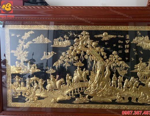 Tranh trí nhà ở đẹp với tranh đồng vinh quy bái tổ đẹp dát vàng.